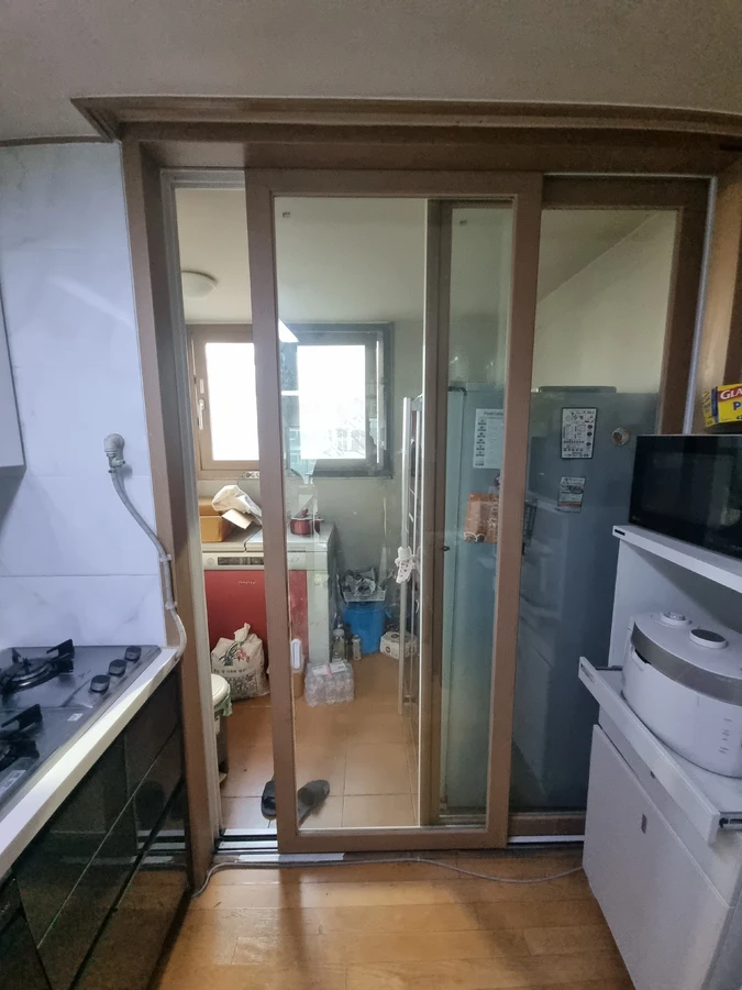 주방 다용도실 슬라이딩 도어 하단 레일 교체 경기 안양 시공 후